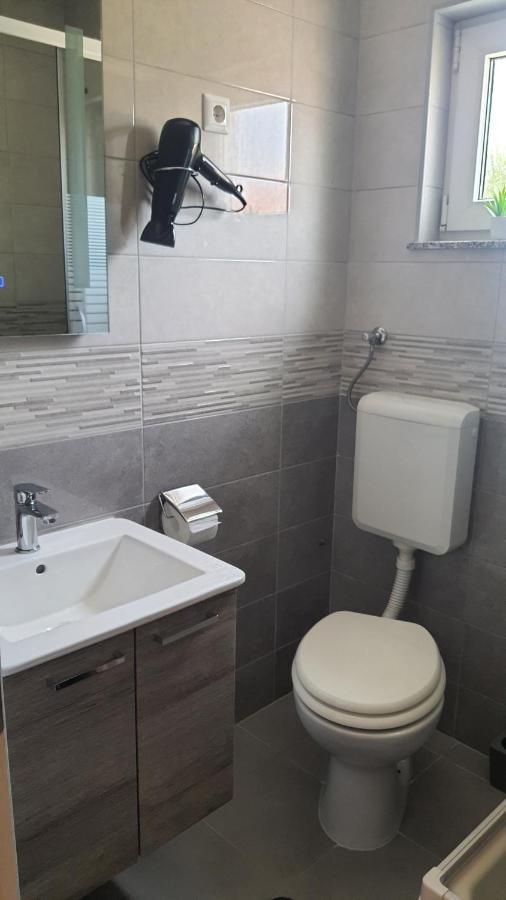 Zrinec Apartment Vir Exterior photo